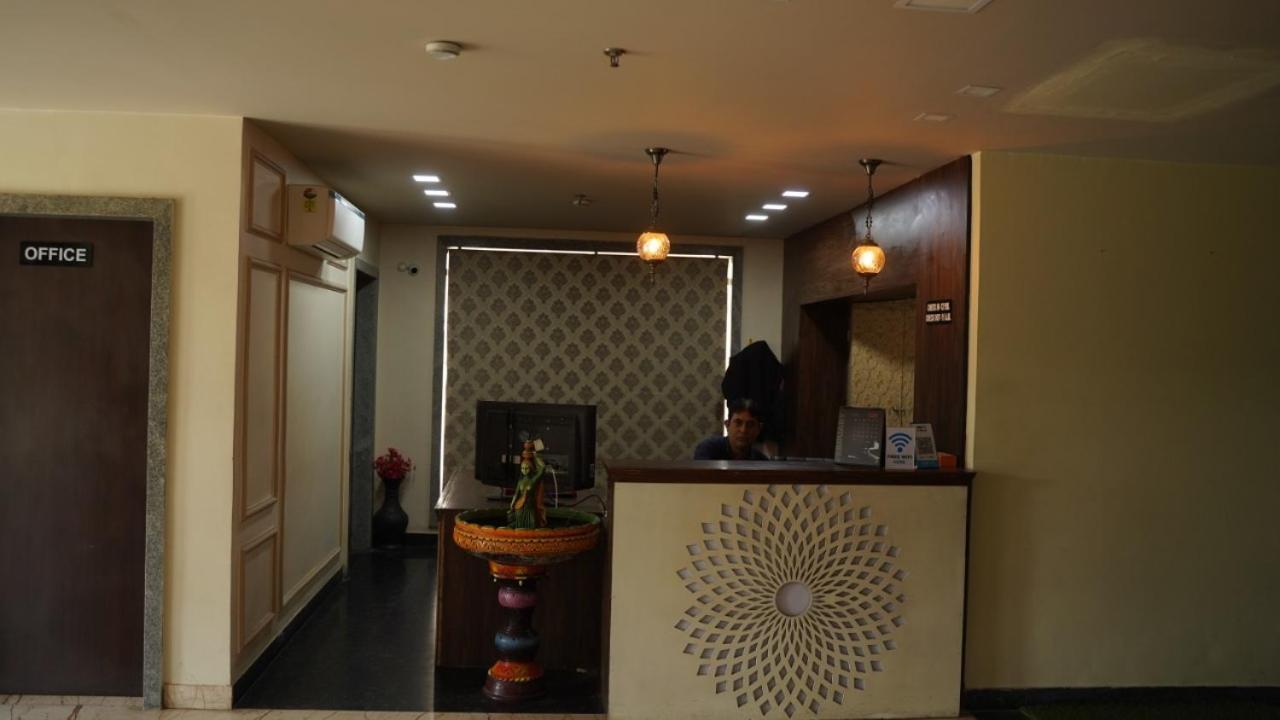 Raas Mahal-Hotel In Jaipur Near Tourist Places المظهر الخارجي الصورة